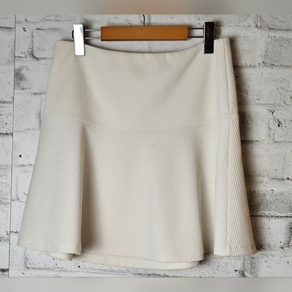 Banana Republic Womens Cream Textured A Line Mini Skirt Size 8 High Waist - Picture 6 of 10